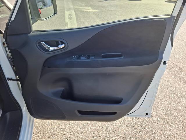 セレナ 20X S-ハイブリッドアドバンスドセーフティパック ETC 全周囲カメラ ナビ TV クリアランスソナー オートクルーズコントロール レーンアシスト 衝突被害軽減システム 両側電動スライドドア オートライト スマートキー アイドリングストップ(37枚目)