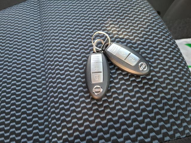 ノート X 全周囲カメラ クリアランスソナー レーンアシスト 衝突被害軽減システム オートライト スマートキー アイドリングストップ 電動格納ミラー CVT 盗難防止システム 衝突安全ボディ ABS ESC CD(25枚目)