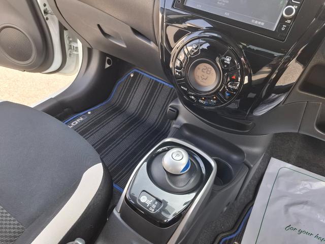 ノート e-パワー X ドライブレコーダー ETC 全周囲カメラ ナビ TV クリアランスソナー レーンアシスト 衝突被害軽減システム オートライト スマートキー 電動格納ミラー CVT 盗難防止システム 衝突安全ボディ(7枚目)