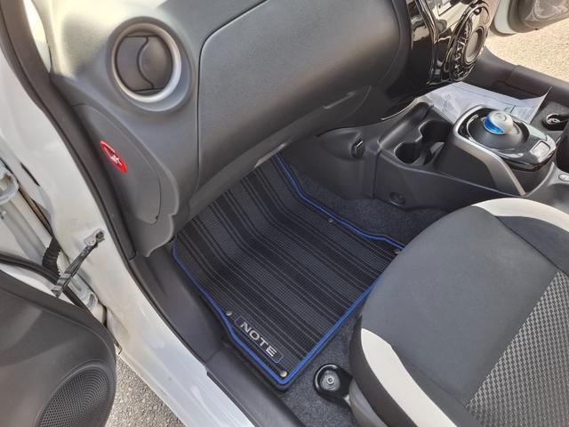 ノート e-パワー X ドライブレコーダー ETC 全周囲カメラ ナビ TV クリアランスソナー レーンアシスト 衝突被害軽減システム オートライト スマートキー 電動格納ミラー CVT 盗難防止システム 衝突安全ボディ(35枚目)