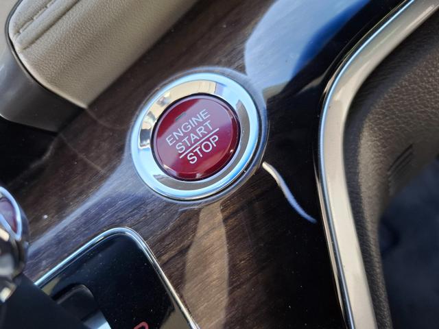 �v�b�V���G���W���X�^�[�g�V�X�e���A�G���W���n���E��~�������^�b�`�ōs�����Ƃ��ł��܂��B