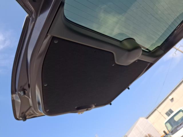 Ｎ－ＢＯＸカスタム Ｇ・Ｌパッケージ　ＥＴＣ　バックカメラ　両側スライド・片側電動　ナビ　ＴＶ　衝突被害軽減システム　オートライト　ＨＩＤ　スマートキー　アイドリングストップ　電動格納ミラー　ベンチシート　ＣＶＴ　盗難防止システム　ＡＢＳ（32枚目）