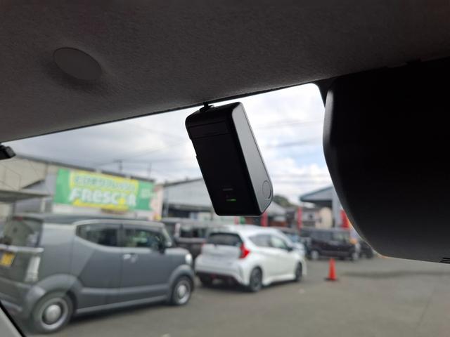 ルーミー カスタムＧ　Ｓ　ドライブレコーダー　ＥＴＣ　バックカメラ　ナビ　ＴＶ　両側電動スライドドア　オートクルーズコントロール　衝突被害軽減システム　アルミホイール　オートライト　ＬＥＤヘッドランプ　スマートキー（14枚目）