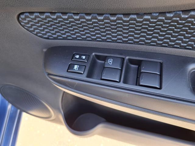 �p���[�E�B���h�E�̃X�C�b�`�ł���B�^�]�Ȃɋ��Ȃ��瑋���J���߂̃R���g���[���ł��܂���B