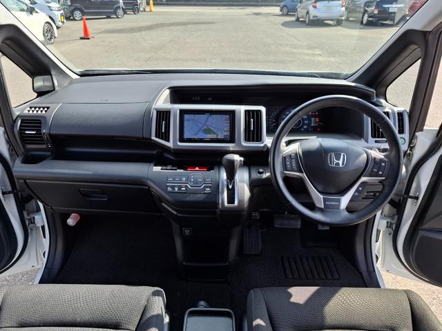 ステップワゴンスパーダ Ｚ　ＥＴＣ　バックカメラ　ナビ　ＴＶ　オートクルーズコントロール　両側電動スライドドア　オートライト　ＨＩＤ　スマートキー　アイドリングストップ　電動格納ミラー　ＣＶＴ　アルミホイール　ＣＤ　ＵＳＢ（2枚目）