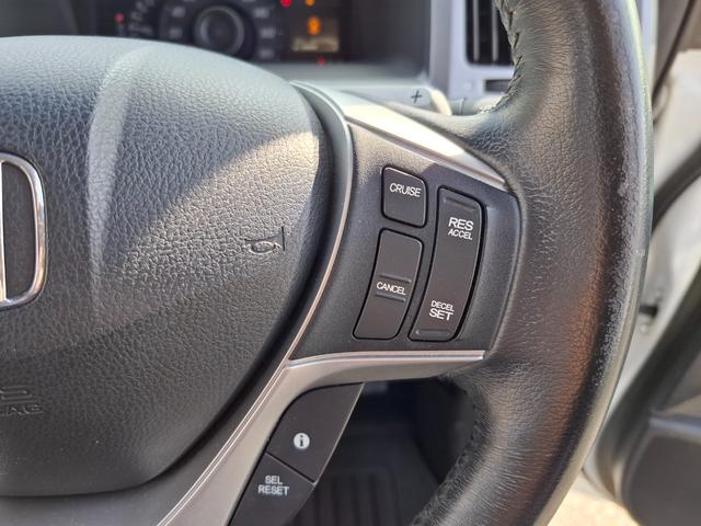 ステップワゴンスパーダ Ｚ　ＥＴＣ　バックカメラ　ナビ　ＴＶ　オートクルーズコントロール　両側電動スライドドア　オートライト　ＨＩＤ　スマートキー　アイドリングストップ　電動格納ミラー　ＣＶＴ　アルミホイール　ＣＤ　ＵＳＢ（9枚目）