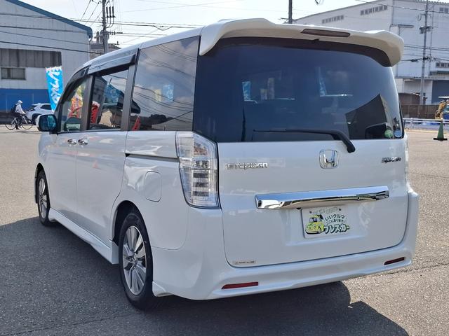 ステップワゴンスパーダ Ｚ　ＥＴＣ　バックカメラ　ナビ　ＴＶ　オートクルーズコントロール　両側電動スライドドア　オートライト　ＨＩＤ　スマートキー　アイドリングストップ　電動格納ミラー　ＣＶＴ　アルミホイール　ＣＤ　ＵＳＢ（18枚目）