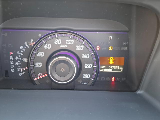 ステップワゴンスパーダ Ｚ　ＥＴＣ　バックカメラ　ナビ　ＴＶ　オートクルーズコントロール　両側電動スライドドア　オートライト　ＨＩＤ　スマートキー　アイドリングストップ　電動格納ミラー　ＣＶＴ　アルミホイール　ＣＤ　ＵＳＢ（22枚目）