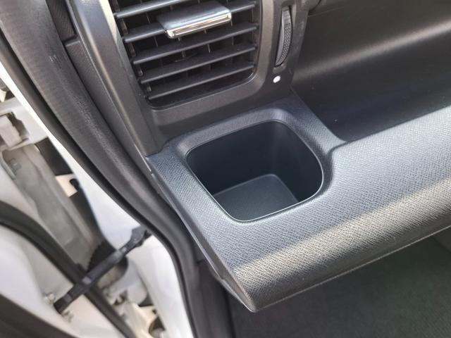 ステップワゴンスパーダ Ｚ　ＥＴＣ　バックカメラ　ナビ　ＴＶ　オートクルーズコントロール　両側電動スライドドア　オートライト　ＨＩＤ　スマートキー　アイドリングストップ　電動格納ミラー　ＣＶＴ　アルミホイール　ＣＤ　ＵＳＢ（25枚目）