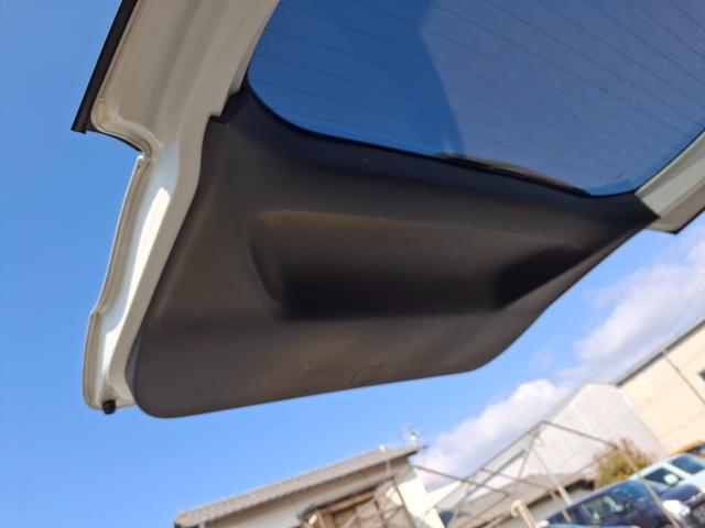 ステップワゴンスパーダ Ｚ　ＥＴＣ　バックカメラ　ナビ　ＴＶ　オートクルーズコントロール　両側電動スライドドア　オートライト　ＨＩＤ　スマートキー　アイドリングストップ　電動格納ミラー　ＣＶＴ　アルミホイール　ＣＤ　ＵＳＢ（39枚目）