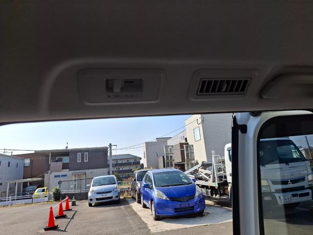 ステップワゴンスパーダ Ｚ　ＥＴＣ　バックカメラ　ナビ　ＴＶ　オートクルーズコントロール　両側電動スライドドア　オートライト　ＨＩＤ　スマートキー　アイドリングストップ　電動格納ミラー　ＣＶＴ　アルミホイール　ＣＤ　ＵＳＢ（42枚目）