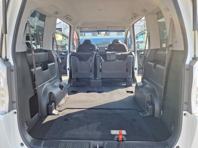 ステップワゴンスパーダ Ｚ　ＥＴＣ　バックカメラ　ナビ　ＴＶ　オートクルーズコントロール　両側電動スライドドア　オートライト　ＨＩＤ　スマートキー　アイドリングストップ　電動格納ミラー　ＣＶＴ　アルミホイール　ＣＤ　ＵＳＢ（43枚目）