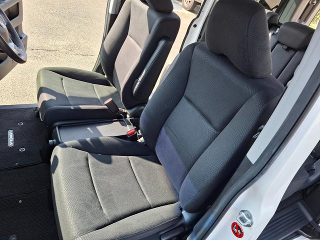 ステップワゴンスパーダ Ｚ　ＥＴＣ　バックカメラ　ナビ　ＴＶ　オートクルーズコントロール　両側電動スライドドア　オートライト　ＨＩＤ　スマートキー　アイドリングストップ　電動格納ミラー　ＣＶＴ　アルミホイール　ＣＤ　ＵＳＢ（44枚目）