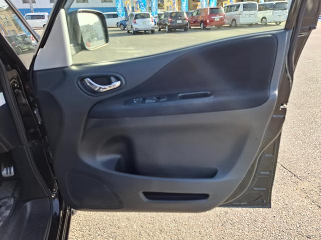 セレナ 20X S-ハイブリッド ナビ TV オートクルーズコントロール 両側電動スライドドア オートライト スマートキー アイドリングストップ 電動格納ミラー 後席モニター 3列シート CVT CD ミュージックプレイヤー接続可(23枚目)