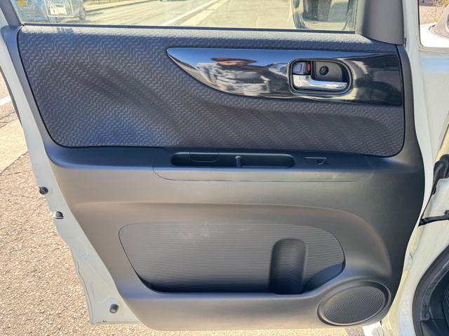 Ｎ－ＢＯＸカスタム Ｇ・Ｌパッケージ　ＳＤナビ　フルセグ　バックカメラ　Ｂｌｕｅｔｏｏｔｈ　両側電動スライドドア　ＤＶＤ　スマートキー　ＨＩＤヘッドライト　ＬＥＤルームランプ（14枚目）