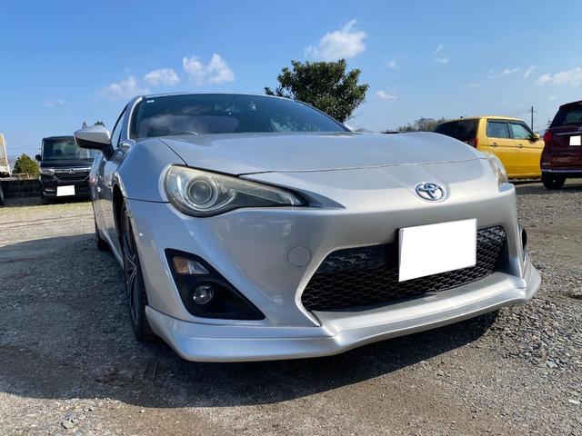 ８６ ＧＴ　ＧＲｅｄｄｙ（フロントスカート・マフラー・エアクリ）　ＨＫＳ車高調　社外テールランプ　社外ナビ　ＥＴＣ　前方ドラレコ　バックカメラ　プッシュスタート　オートライト　純正１７インチアルミホイール（2枚目）