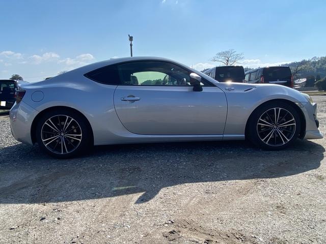８６ ＧＴ　ＧＲｅｄｄｙ（フロントスカート・マフラー・エアクリ）　ＨＫＳ車高調　社外テールランプ　社外ナビ　ＥＴＣ　前方ドラレコ　バックカメラ　プッシュスタート　オートライト　純正１７インチアルミホイール（7枚目）