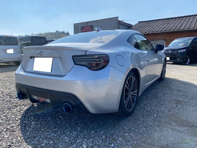 ８６ ＧＴ　ＧＲｅｄｄｙ（フロントスカート・マフラー・エアクリ）　ＨＫＳ車高調　社外テールランプ　社外ナビ　ＥＴＣ　前方ドラレコ　バックカメラ　プッシュスタート　オートライト　純正１７インチアルミホイール（9枚目）
