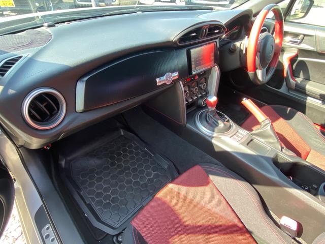 ８６ ＧＴ　ＧＲｅｄｄｙ（フロントスカート・マフラー・エアクリ）　ＨＫＳ車高調　社外テールランプ　社外ナビ　ＥＴＣ　前方ドラレコ　バックカメラ　プッシュスタート　オートライト　純正１７インチアルミホイール（20枚目）