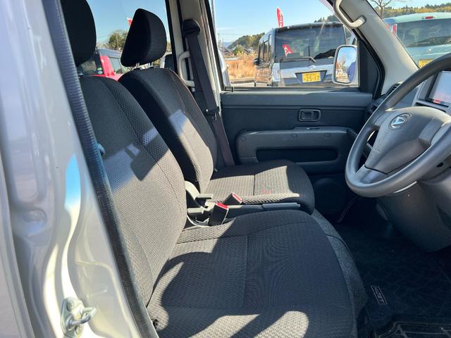 ハイゼットカーゴ クルーズリミテッド　ハイルーフ　社外ナビ（Ｂｌｕｅｔｏｏｔｈ付・フルセグ）　ＥＴＣ　キーレス　電格ミラー　１４インチアルミホイール（16枚目）