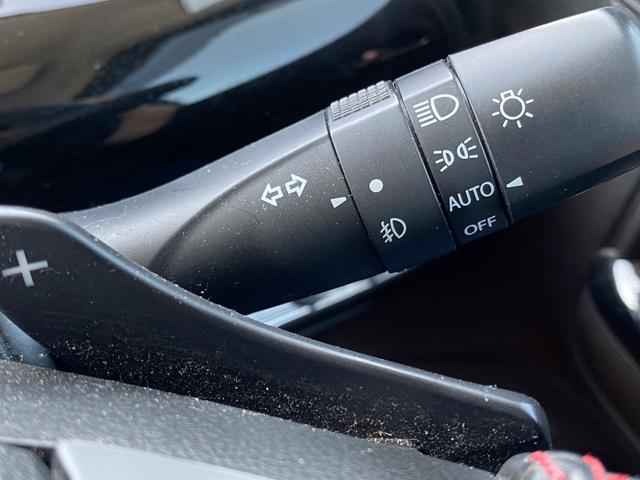 スペーシアカスタム ハイブリッドＸＳターボ　ターボ車　２トーンカラー　８インチナビ（Ｂｌｕｅｔｏｏｔｈ付・フルセグ）　全方位モニター　両側パワースライドドア　ＥＴＣ　前方ドラレコ　オートハイビーム　運転席シートヒーター　純正１５インチアルミ（32枚目）