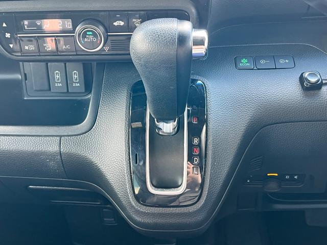 Ｎ－ＢＯＸカスタム Ｇ・Ｌホンダセンシング　２トーン　両側パワースライドドア　社外ナビ（Ｂｌｕｅｔｏｏｔｈ・フルセグ）　ＥＴＣ　バックカメラ　オートハイビーム　オートエアコン　プッシュスタート　クルーズコントロール　純正１４インチアルミホイール（24枚目）