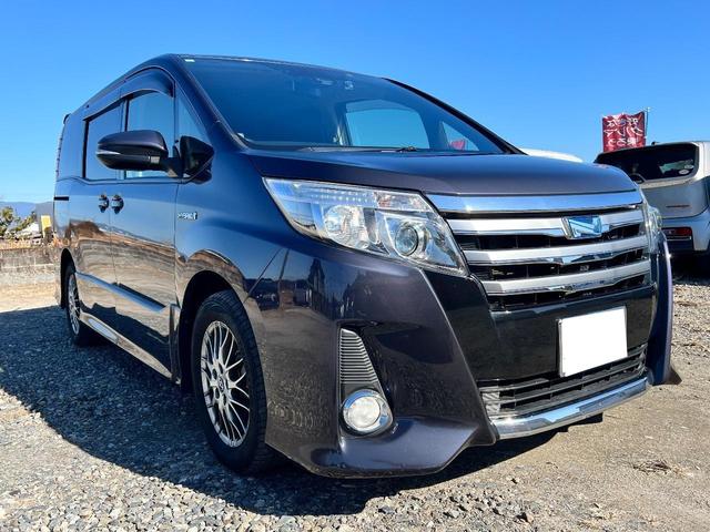 ノア ハイブリッドＳｉ　７人乗り　両側パワースライドドア　純正１０インチナビ（Ｂｌｕｅｔｏｏｔｈ・フルセグＴＶ）　バックカメラ　ＥＴＣ　前後ドラレコ　オートハイビーム　オートエアコン　プッシュスタート　純正１６インアルミ（4枚目）