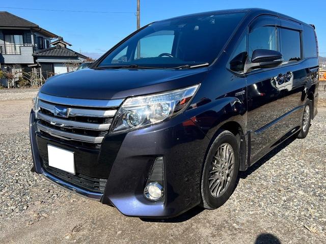 ノア ハイブリッドＳｉ　７人乗り　両側パワースライドドア　純正１０インチナビ（Ｂｌｕｅｔｏｏｔｈ・フルセグＴＶ）　バックカメラ　ＥＴＣ　前後ドラレコ　オートハイビーム　オートエアコン　プッシュスタート　純正１６インアルミ（5枚目）