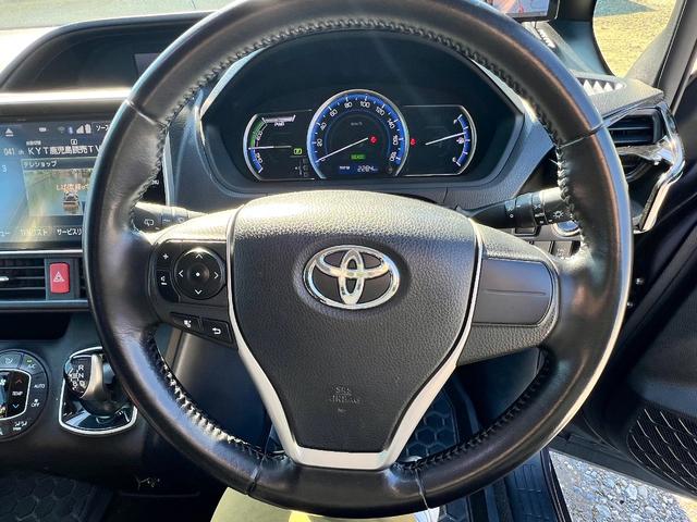 ノア ハイブリッドＳｉ　７人乗り　両側パワースライドドア　純正１０インチナビ（Ｂｌｕｅｔｏｏｔｈ・フルセグＴＶ）　バックカメラ　ＥＴＣ　前後ドラレコ　オートハイビーム　オートエアコン　プッシュスタート　純正１６インアルミ（22枚目）