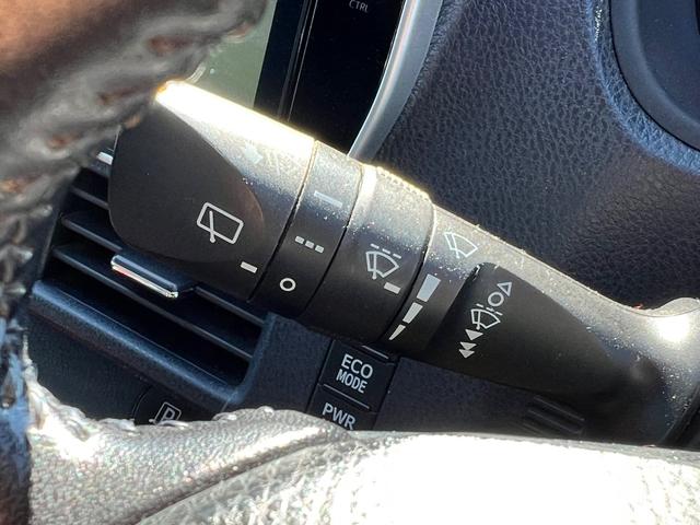 ノア ハイブリッドＳｉ　７人乗り　両側パワースライドドア　純正１０インチナビ（Ｂｌｕｅｔｏｏｔｈ・フルセグＴＶ）　バックカメラ　ＥＴＣ　前後ドラレコ　オートハイビーム　オートエアコン　プッシュスタート　純正１６インアルミ（30枚目）