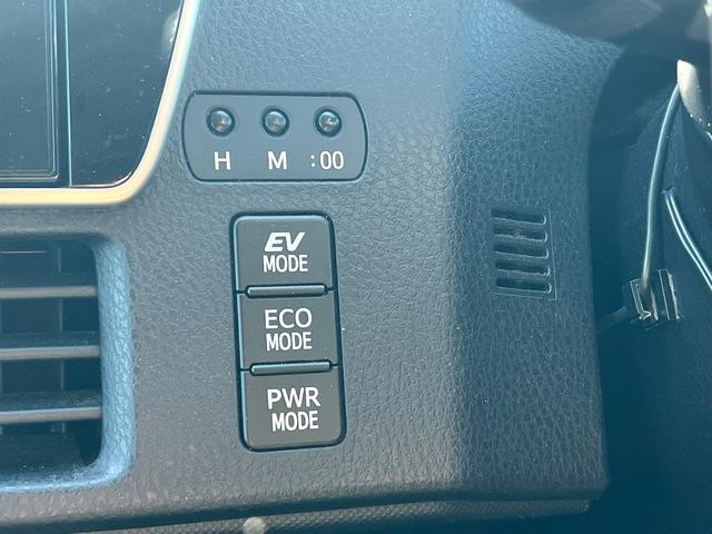 ノア ハイブリッドＳｉ　７人乗り　両側パワースライドドア　純正１０インチナビ（Ｂｌｕｅｔｏｏｔｈ・フルセグＴＶ）　バックカメラ　ＥＴＣ　前後ドラレコ　オートハイビーム　オートエアコン　プッシュスタート　純正１６インアルミ（31枚目）