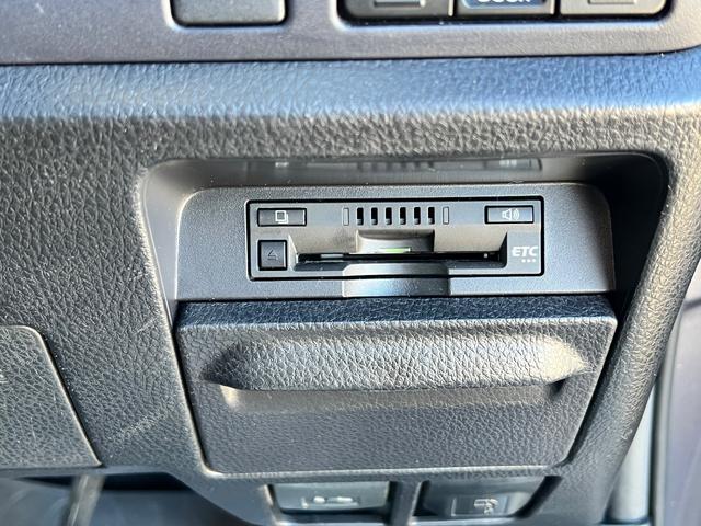 ノア ハイブリッドＳｉ　７人乗り　両側パワースライドドア　純正１０インチナビ（Ｂｌｕｅｔｏｏｔｈ・フルセグＴＶ）　バックカメラ　ＥＴＣ　前後ドラレコ　オートハイビーム　オートエアコン　プッシュスタート　純正１６インアルミ（38枚目）