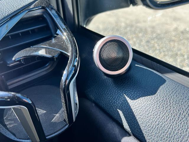 ノア ハイブリッドＳｉ　７人乗り　両側パワースライドドア　純正１０インチナビ（Ｂｌｕｅｔｏｏｔｈ・フルセグＴＶ）　バックカメラ　ＥＴＣ　前後ドラレコ　オートハイビーム　オートエアコン　プッシュスタート　純正１６インアルミ（41枚目）