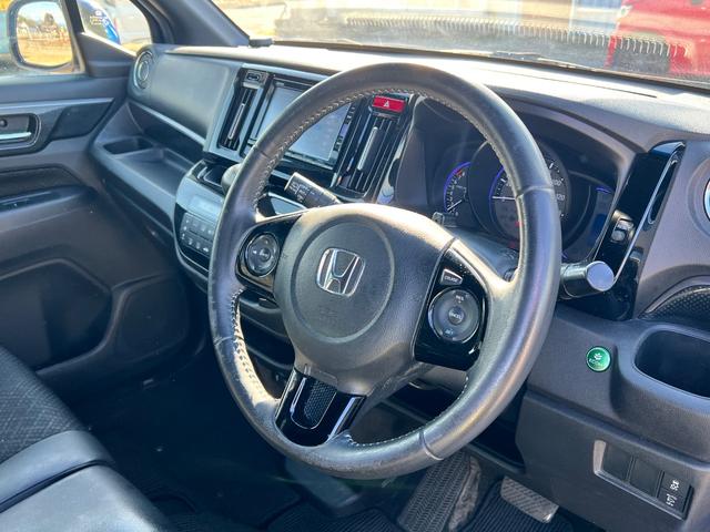 Ｎ－ＷＧＮカスタム Ｇ・ターボパッケージ　ターボ車　純正ナビ（Ｂｌｕｅｔｏｏｔｈ・フルセグ）　クルーズコントロール　ＥＴＣ　バックカメラ　前後ドラレコ　オートライト　オートエアコン　純正１４インチアルミホイール（12枚目）