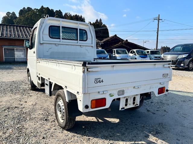キャリイトラック ＫＣエアコン・パワステ　パートタイム４ＷＤ　　５速マニュアル　エアコン　パワステ　タイミングチェーン（9枚目）