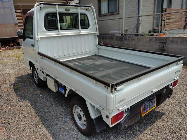 サンバートラック 　４ＷＤ　ＭＴ　エアコン　運転席エアバッグ　タイヤ新品交換済（15枚目）