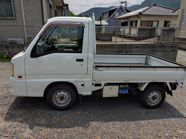 サンバートラック 　４ＷＤ　ＭＴ　エアコン　運転席エアバッグ　タイヤ新品交換済（16枚目）