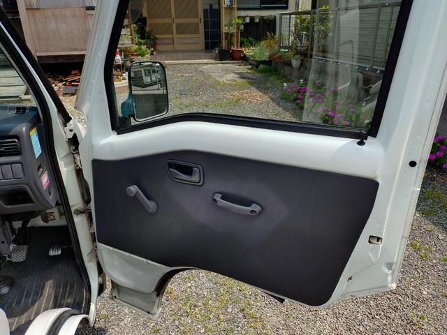 サンバートラック 　４ＷＤ　ＭＴ　エアコン　運転席エアバッグ　タイヤ新品交換済（32枚目）