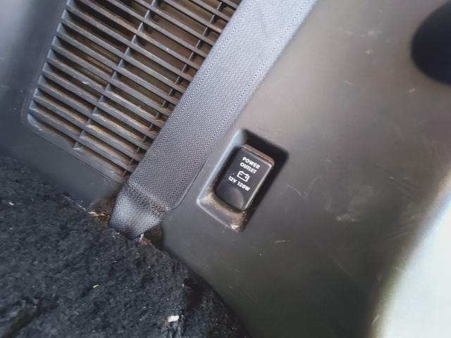 デリカＤ：５ Ｇ　パワーパッケージ　４ＷＤ　ＥＴＣ　バックカメラ　ＴＶ　ヒッチメンバー　ＥＴＣ　オートクルーズ　両側スライド・片側電動　ＨＩＤ　スマートキー　後席モニター　３列シート　ＣＶＴ　アルミホイール　ＤＶＤ再生　盗難防止システム（7枚目）