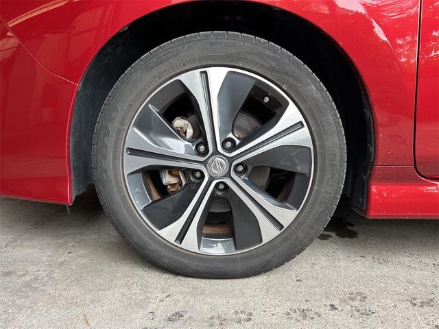リーフ Ｘ　１０万台記念車　ＥＴＣ　バックカメラ　ナビ　ＴＶ　クリアランスソナー　オートクルーズコントロール　衝突被害軽減システム　アルミホイール　オートライト　ＬＥＤヘッドランプ　スマートキー　電動格納ミラー　シートヒーター（22枚目）