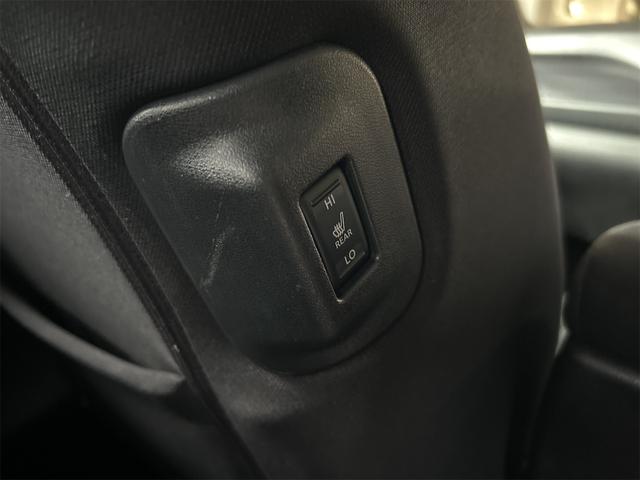 リーフ Ｘ　１０万台記念車　ＥＴＣ　バックカメラ　ナビ　ＴＶ　クリアランスソナー　オートクルーズコントロール　衝突被害軽減システム　アルミホイール　オートライト　ＬＥＤヘッドランプ　スマートキー　電動格納ミラー　シートヒーター（37枚目）