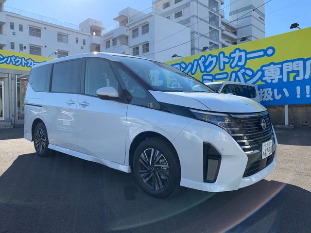 セレナ ハイウェイスターＶ　車線逸脱　Ａストップ　ソナー　アダプティブクルーズ　踏み間違い衝突防止アシスト　横滑り防止　オートエアコン　両側電動スライドドア　３列シート　スマートキー　オートマチックハイビーム　アルミホイール（3枚目）