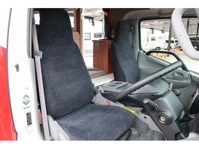ナッツRV クレアエボリューション 5.0XX キャンピングカー 軽油 6名乗車 FFヒーター インバーター ソーラーパネル TV 電子レンジ トリプルサブバッテリー 家庭用エアコン 1500Wインバーター 外部電源 メモリーナビ バックモニター(15枚目)