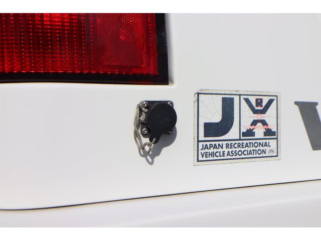 キャンピングカー AtoZ アーデン 7名乗車 FFヒーター 1500Wインバーター ツインサブBT 電子レンジ ルーフベント シンク兼用アウターシャワー 冷蔵庫 サイドオーニング 外部電源 走行充電 ポータブルナビ 給排水ポリタンク(21枚目)