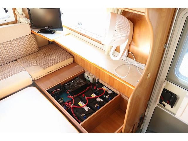 カムロード 3.0DT バンテック ジル480スキップ キャンピングカー キャブコン 家用エアコン 40L冷蔵庫 FFヒーター サイドオーニング 1500Wインバーター ソーラーパネル トリプルサブBT マルチルーム 常時バックモニター(35枚目)