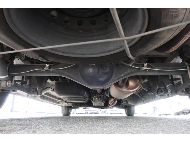 ナッツRV リーク 7名乗車 シンク 冷蔵庫 ツインサブバッテリー 電子レンジ 1000Wインバーター TV アウターシャワー 外部電源 メモリーナビ バックカメラ ETC 網戸 テーブル リアクーラーヒーター(17枚目)