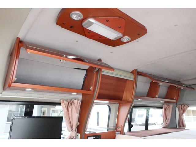 ナッツRV リーク 7名乗車 シンク 冷蔵庫 ツインサブバッテリー 電子レンジ 1000Wインバーター TV アウターシャワー 外部電源 メモリーナビ バックカメラ ETC 網戸 テーブル リアクーラーヒーター(37枚目)