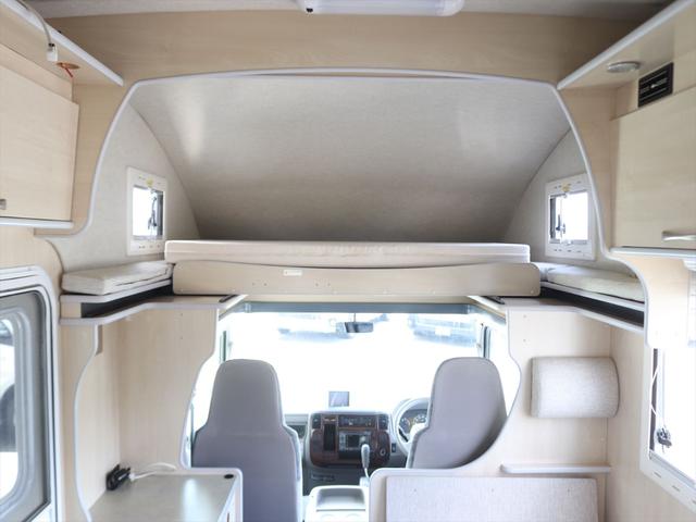 カムロード バンテック コルドバンクス 7人乗り DC60L冷蔵庫 ソーラーパネル ツインサブバッテリー シンク 2口コンロ 走行充電 外部充電 ルーフベント リアラダー 2段ベッド マルチルーム キャブコン(5枚目)