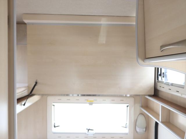 カムロード バンテック コルドバンクス 7人乗り DC60L冷蔵庫 ソーラーパネル ツインサブバッテリー シンク 2口コンロ 走行充電 外部充電 ルーフベント リアラダー 2段ベッド マルチルーム キャブコン(13枚目)