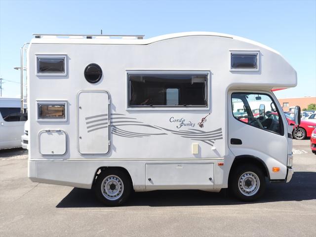 カムロード バンテック コルドバンクス 7人乗り DC60L冷蔵庫 ソーラーパネル ツインサブバッテリー シンク 2口コンロ 走行充電 外部充電 ルーフベント リアラダー 2段ベッド マルチルーム キャブコン(21枚目)